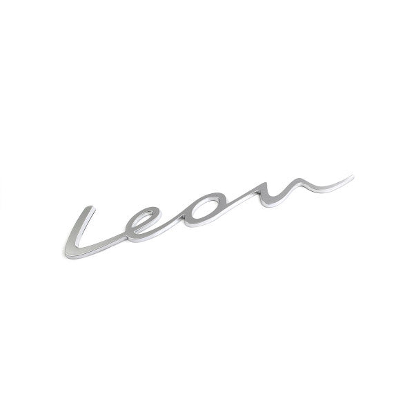 Emblem/logo til Seat Leon 4 (KL) Aluminum standard montert på bakluke i aluminium og ABS-materiale