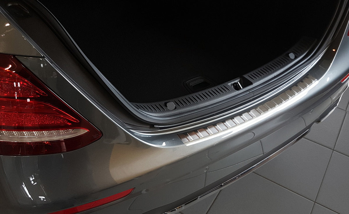Avisa bakfangerbeskytter til Mercedes E (W213) Sedan / Silver Edition – rustfritt stål