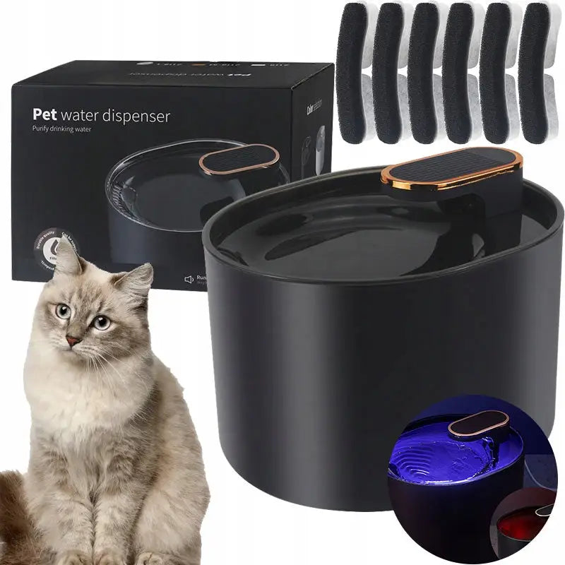 3L automatisk drikkefontene for hund og katt, svart modell med gull topp, ekstra filter, katt og original eske bak.