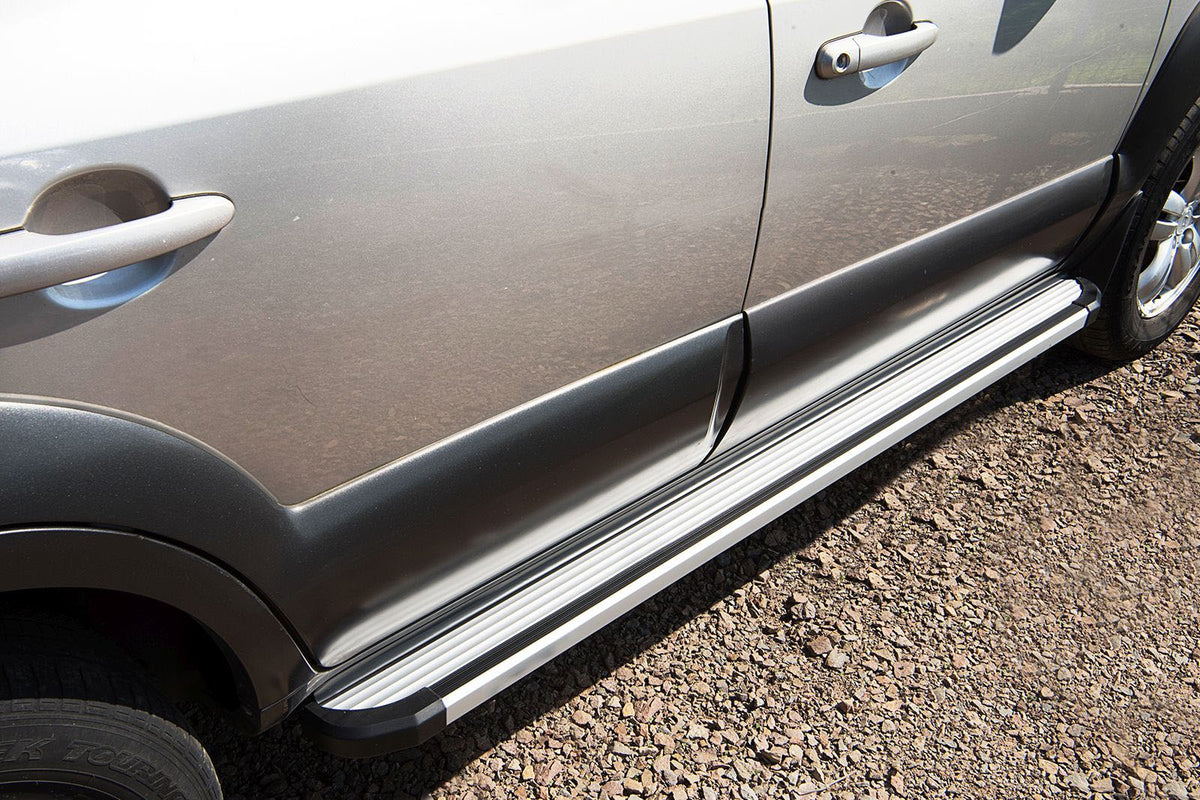 Stigtrinn Ventshield til Hyundai Tucson og Kia Sportage 2004-2010 i aluminium og ABS med monteringssett