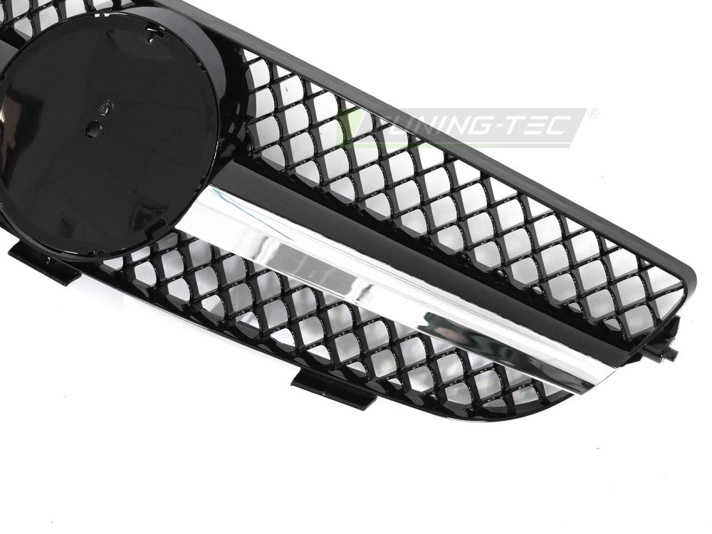 Grill Mercedes CLK W209 03-10 sett fra siden, lamellstruktur synlig.