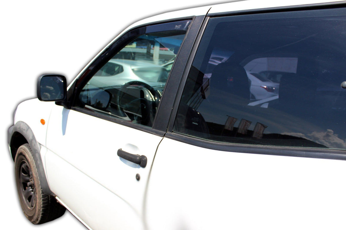 Vindavviser Nissan 5-dørs 08/ (1993-2004) – PMMA Plexi - detaljer