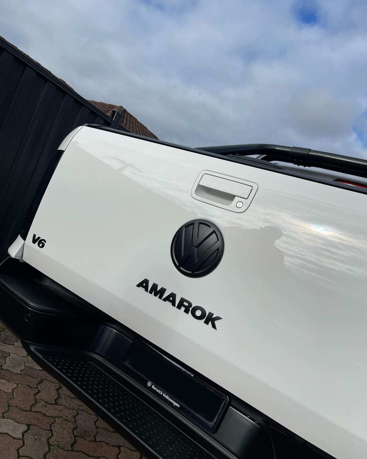 Emblem/logo til Vw Amarok I VW Monte Carlo Black Matt i ABS med perfekt passform og matt svart finish