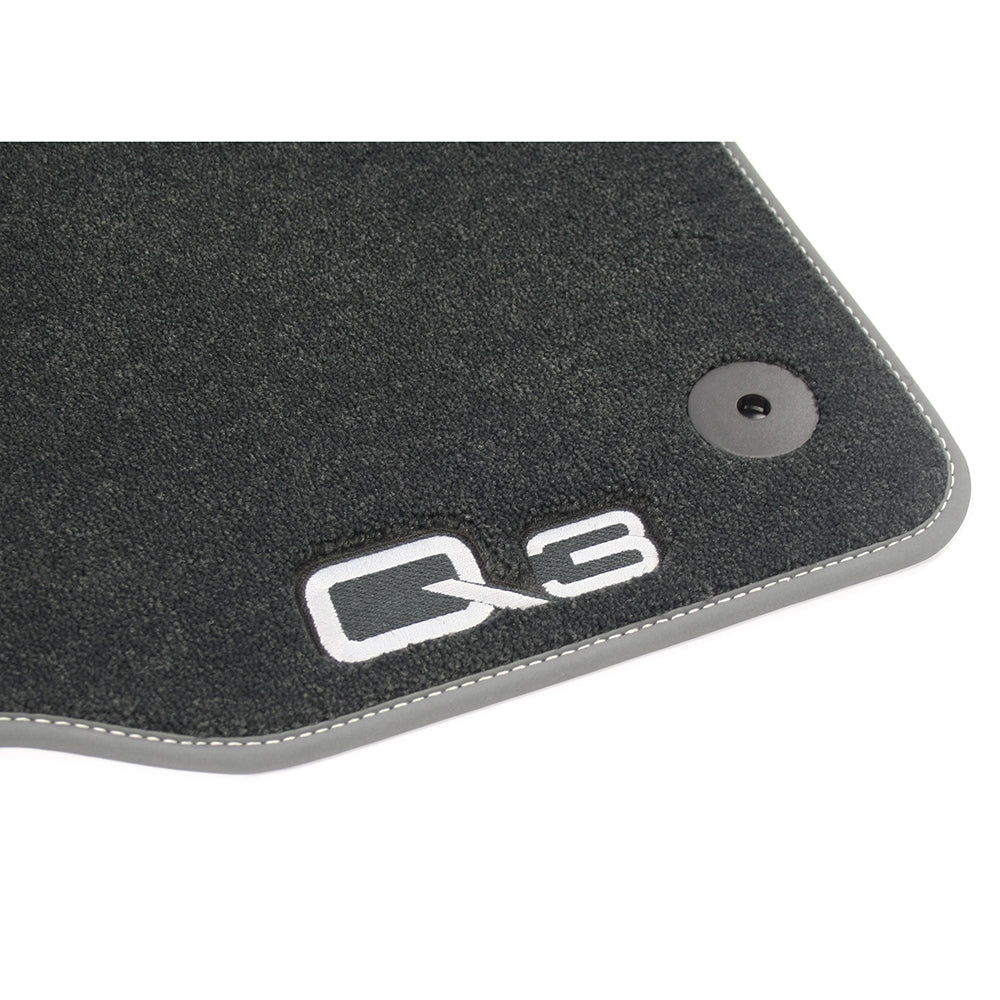 VAG OEM stoffmatter til Audi Q3 / RS Q3 / Q3 Sportback F3 – antiskli underlag