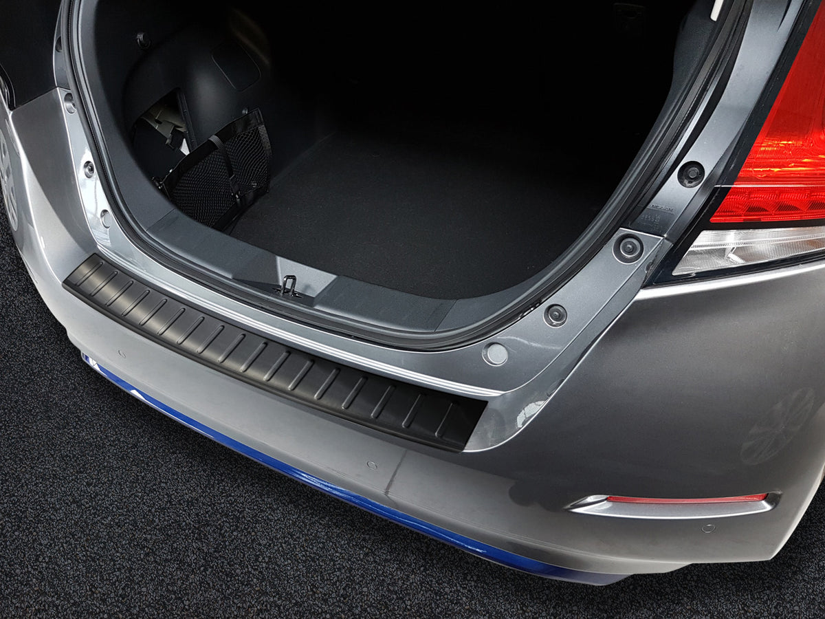 Avisa bakfangerbeskytter til Nissan Leaf II / Black Edition – rustfritt stål