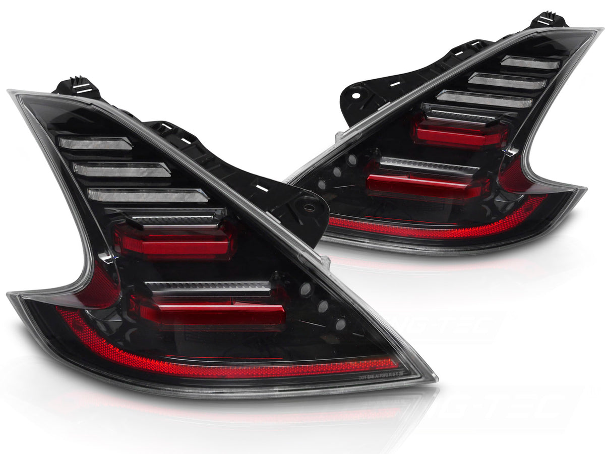 Baklykter Full LED Black til Nissan 370Z 09-20 sett rett bakfra på hvit bakgrunn.