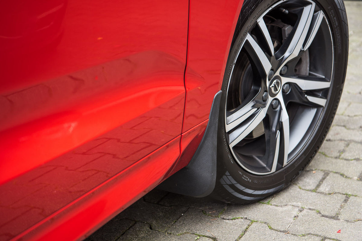 Ven-Tuning skvettlapp til Volvo XC60 II – komplett sett med monteringsutstyr