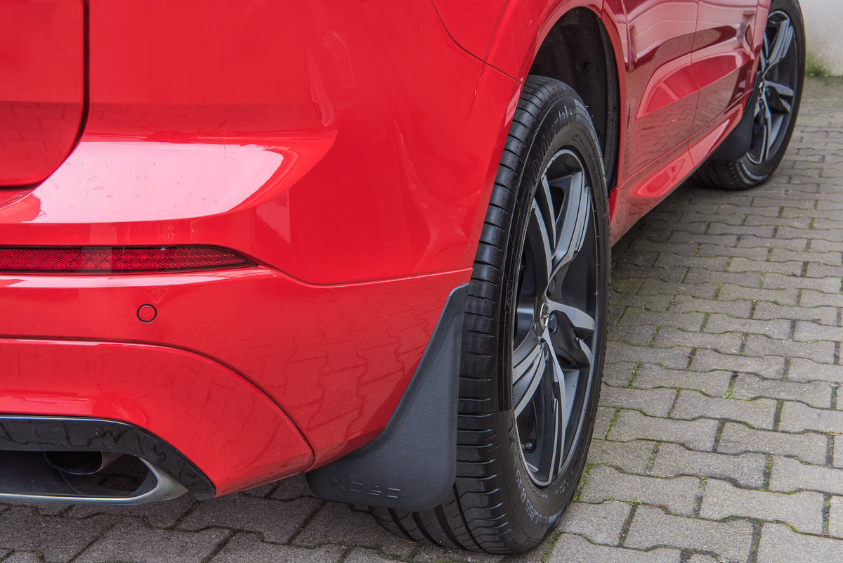 Ven-Tuning skvettlapp til Volvo XC60 II – svart ABS-materiale