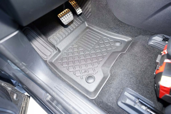 Aristar Guardliner gulvmatter til Mercedes EQA (2021–) – grå TPE, antiskli, sett med 4 stk