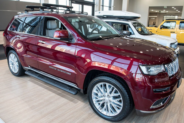 Stigtrinn Jeep Grand Cheeroke Ventshield (2010-2020) - nærbilde