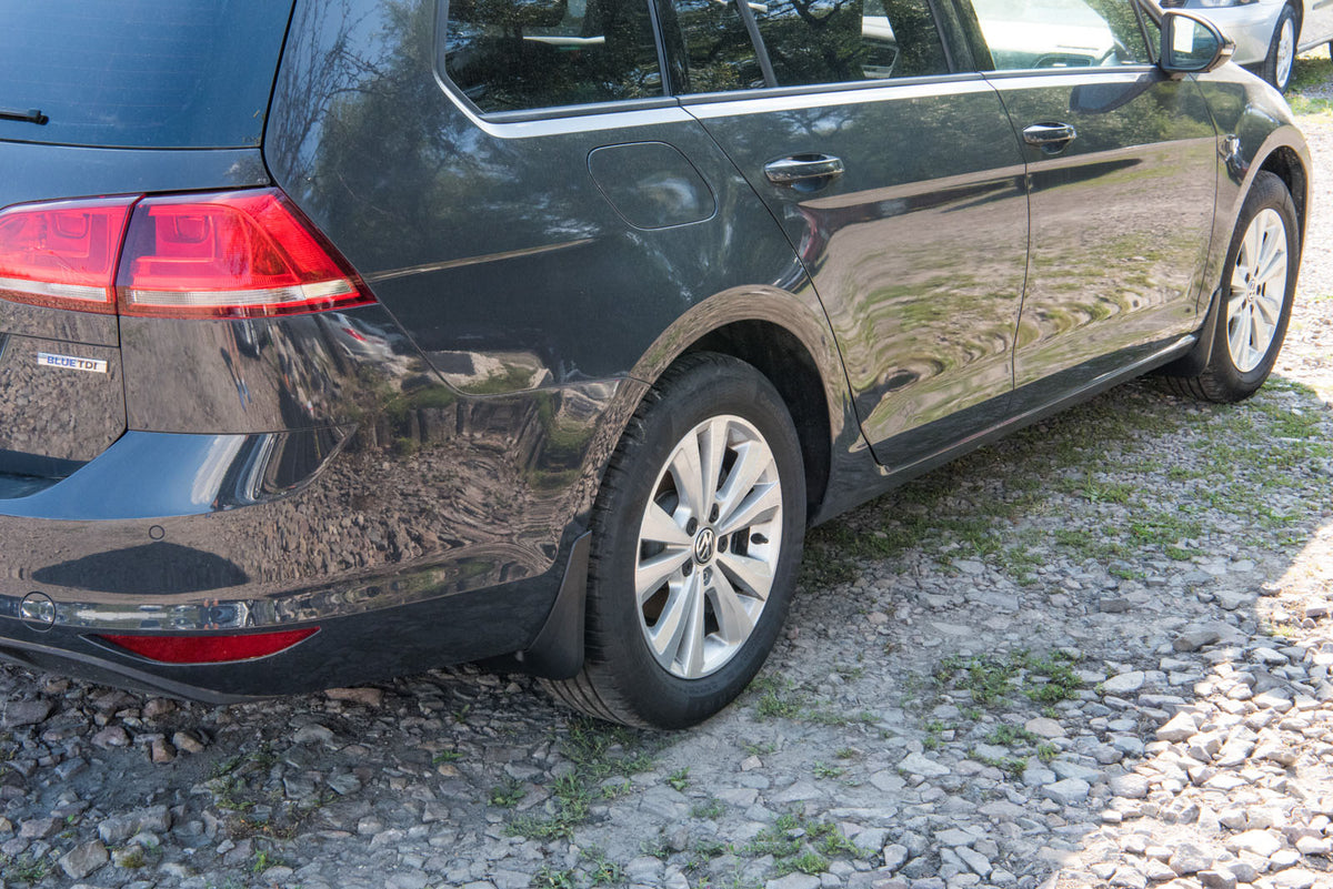 Ven-Tuning skvettlapp til Vw GOLF VII – svart farge