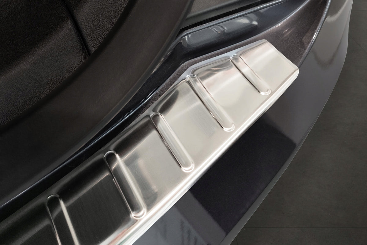 Bakfangerbeskytter Tesla Model S (2012-2021) – Rustfritt stål - detaljer