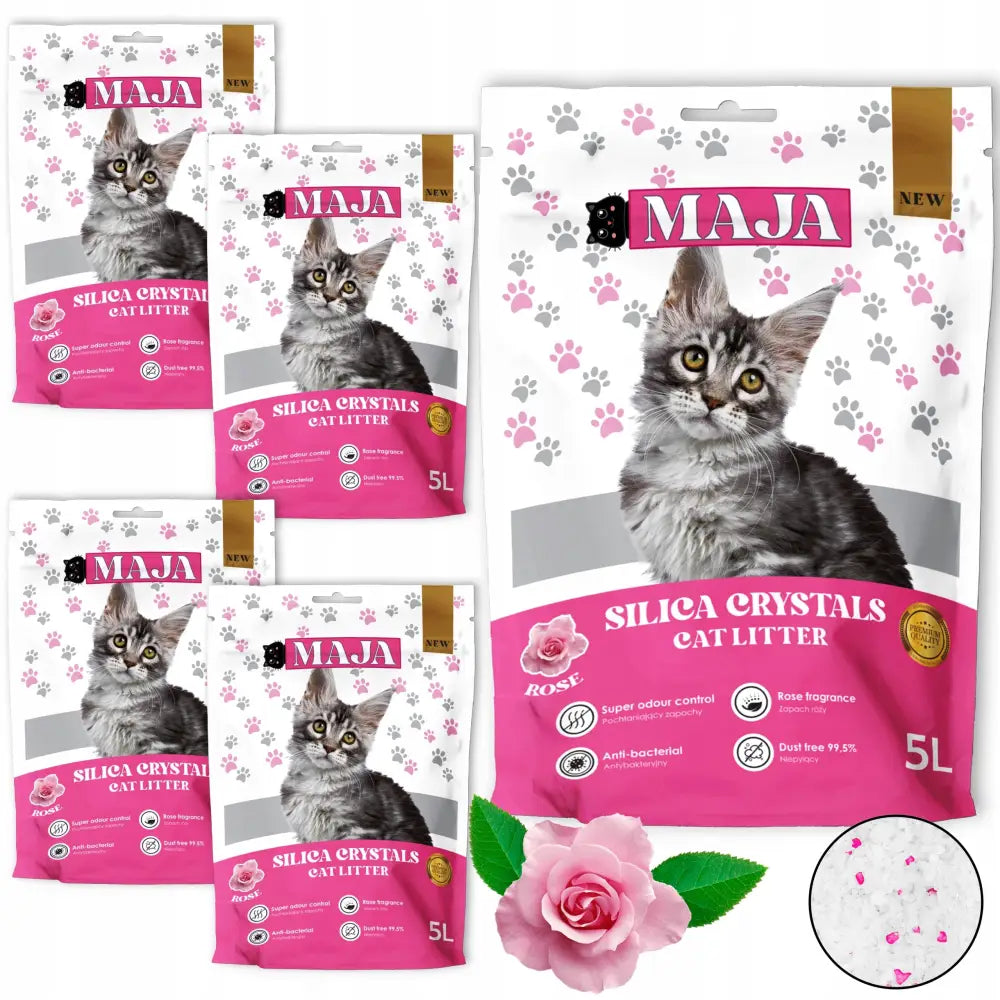 Fem poser Maja Silikonsand 5L Duftende Rose med bilde av grå katt og nærbilde av hvite sandkorn med rosa detaljer.