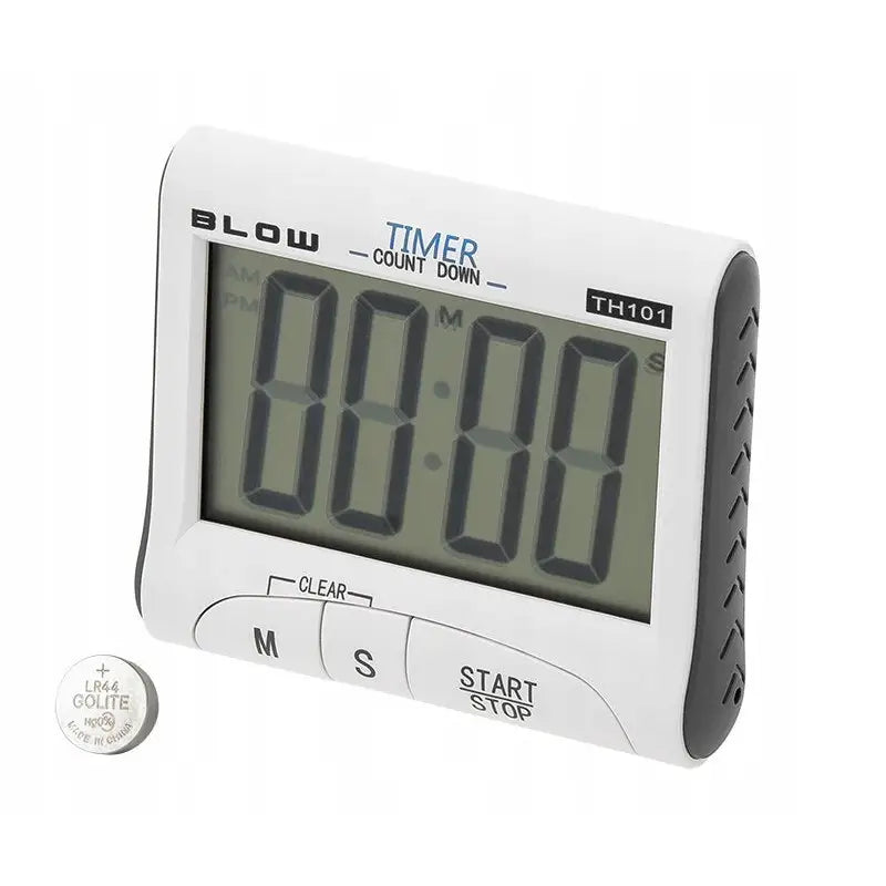 Digital timer Blow Th101 i hvit plast, skrått sett med stort LCD-display, tre knapper og sort sidepanel.