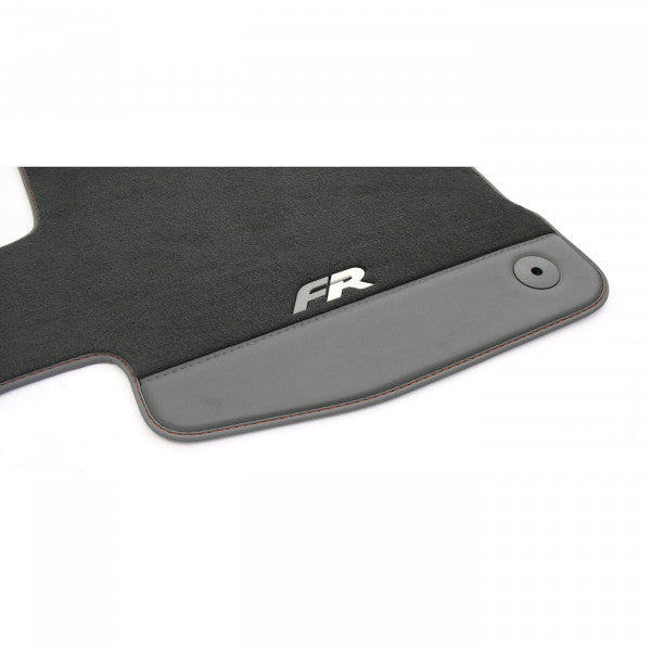 VAG OEM stoffmatter til Seat Leon IV (KL) – svart satin farge