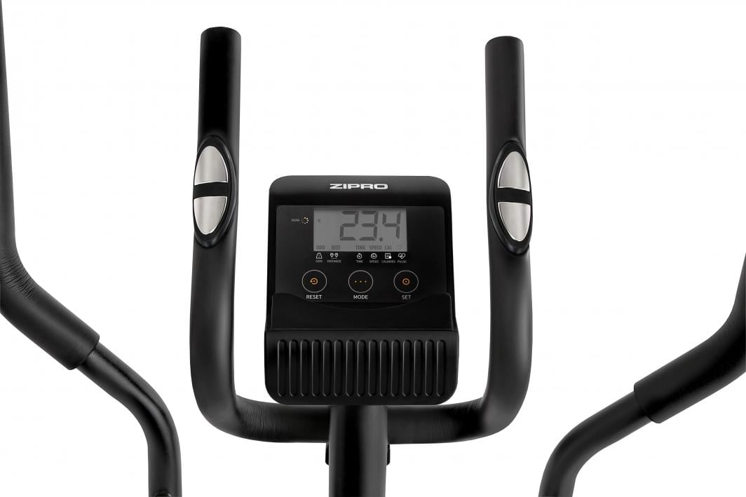 Ellipsemaskin med sorte digitale håndtak og LCD-display som viser tid, sett rett forfra med fokus på konsollen.