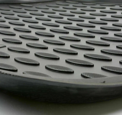 Gulvmatter Ford Explorer V (2010-2019) – gummi/TPE - nærbilde