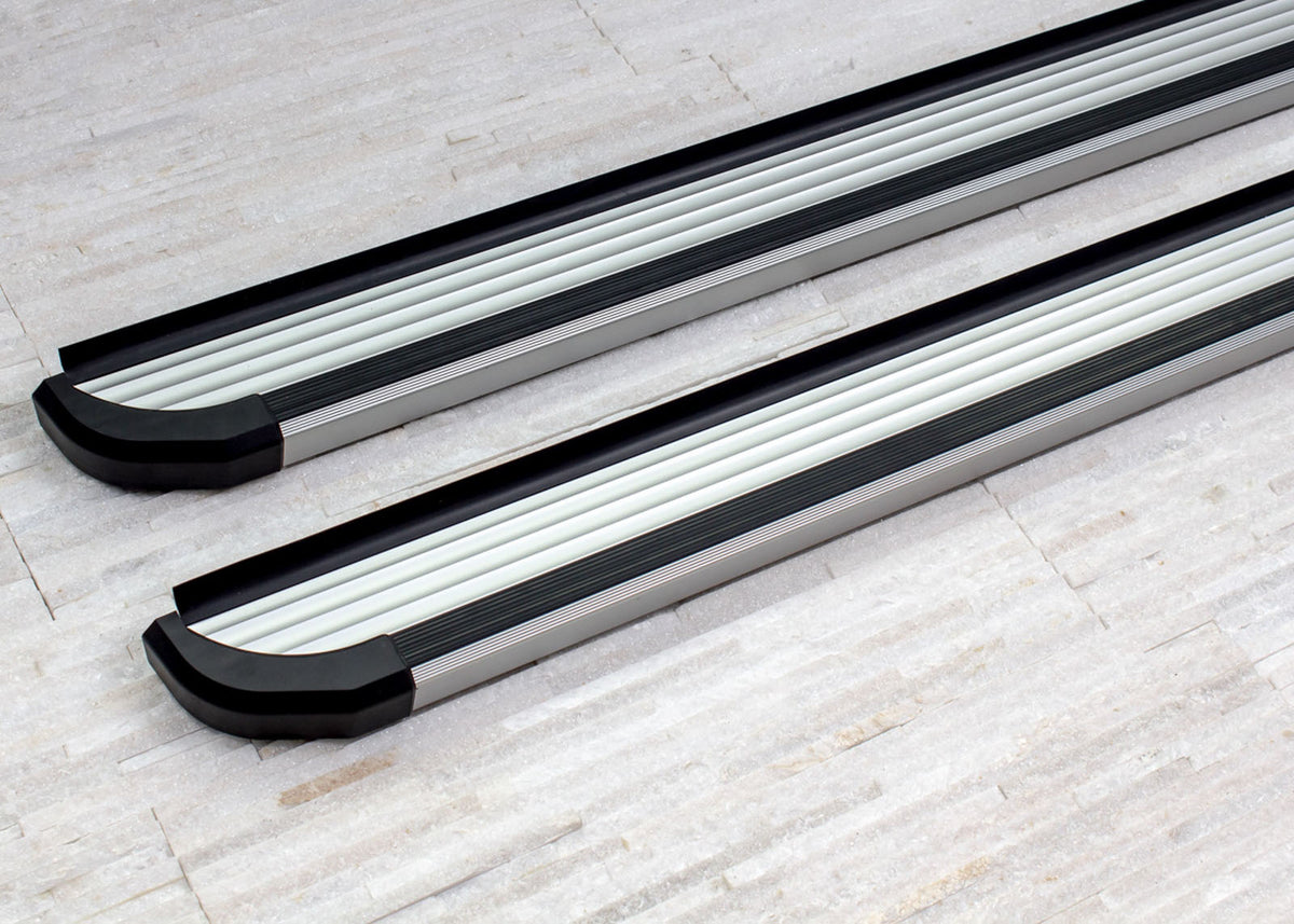 Stigtrinn Nissan X-Trail II (T31) Ventshield (2007-2013) - sett forfra