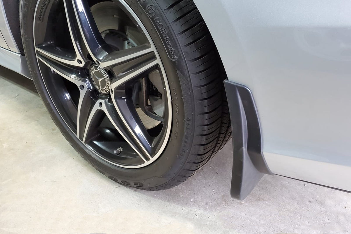 Ven-Tuning skvettlapp til Mercedes E (W213) AMG / Black - sett 4 stk. – svart plast