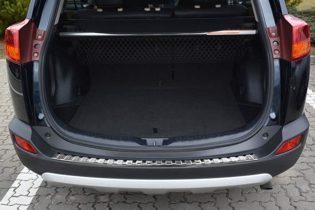 Bakfangerbeskytter Toyota RAV4 IV / Silver Edition (2013-2015) – rustfritt stål - nærbilde