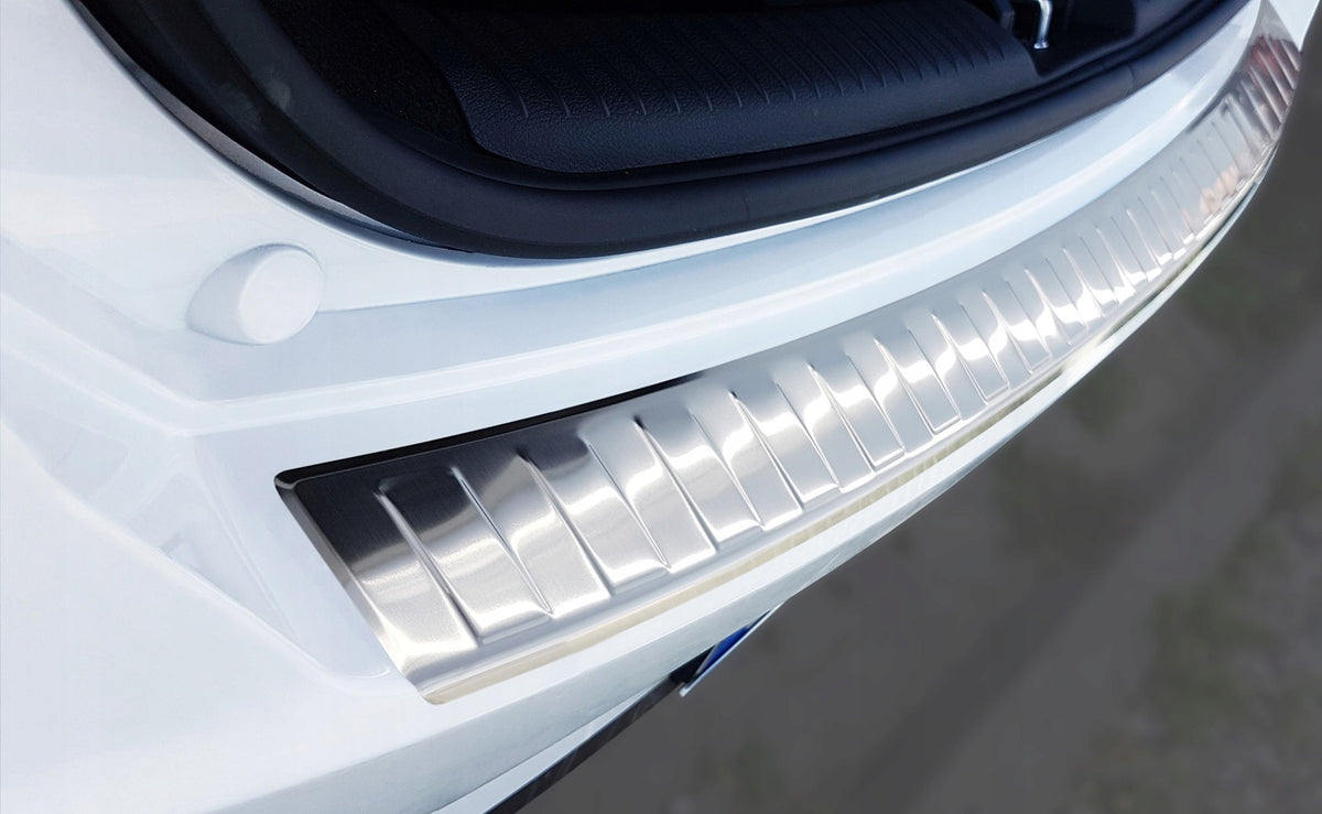Avisa bakfangerbeskytter til Hyundai i30 III Hatchback Facelift – rustfritt stål børstet