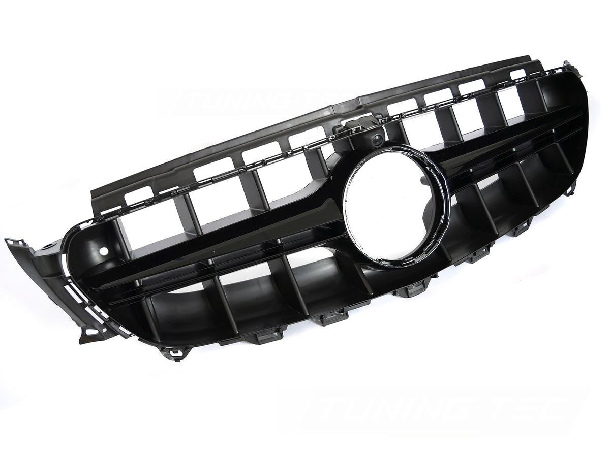 Grill til Mercedes E-Klasse W213/S213 16-19 i sort sett rett forfra på hvit bakgrunn.