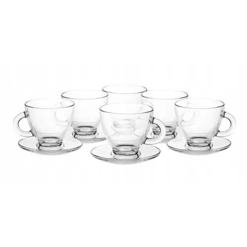 Seks glasskopper med gullkant og tilhørende skåler, frontvisning på hvit bakgrunn.