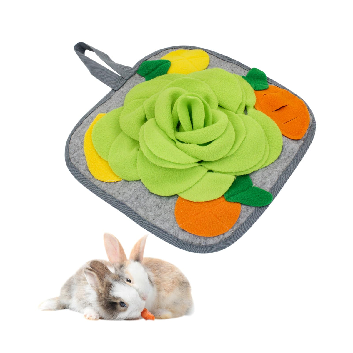 Snusematte Hund, firkantet grå aktivitetsmatte med fargerike filtblader og blomster, kanin ved siden av.