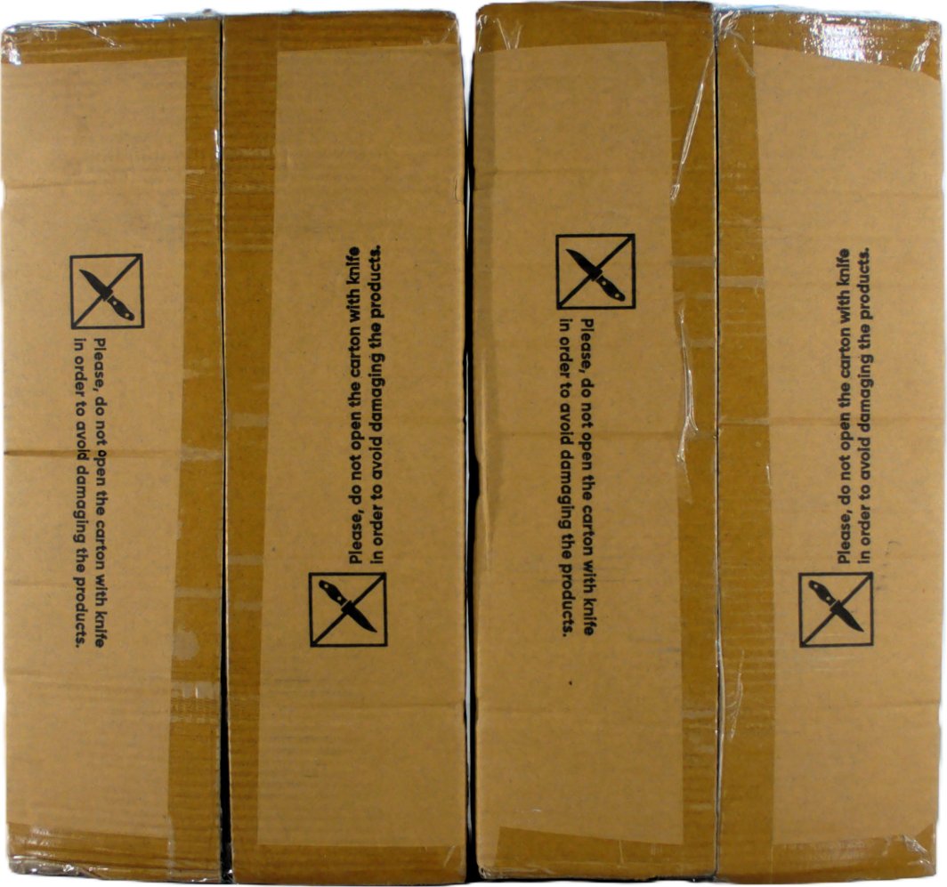 Justerbare Manualer i tre brune pappesker med teip og advarsel mot å åpne med kniv, sett forfra.