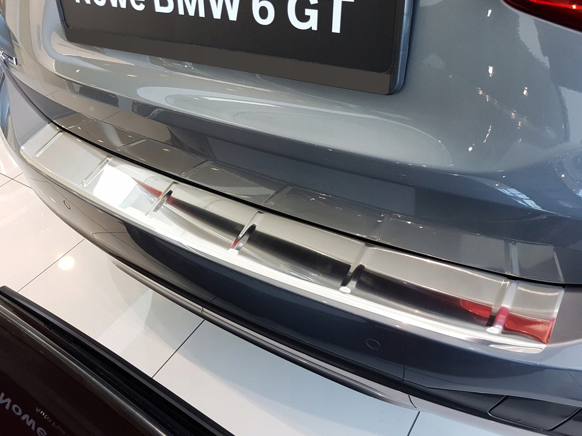 Avisa bakfangerbeskytter til Bmw 6 Gran Turismo (G32) – sølv børstet overflate