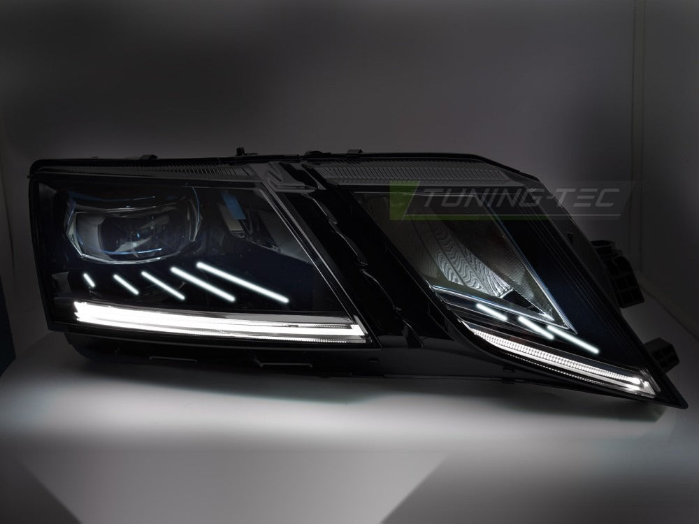 Nærbilde av LED-kjørelys (DRL) på frontlykt til Skoda Octavia III 16-20