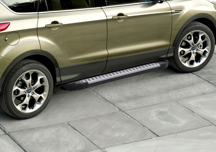 Stigtrinn Rival til Ford Kuga 2008-2013 i aluminium og ABS, enkel montering uten boring
