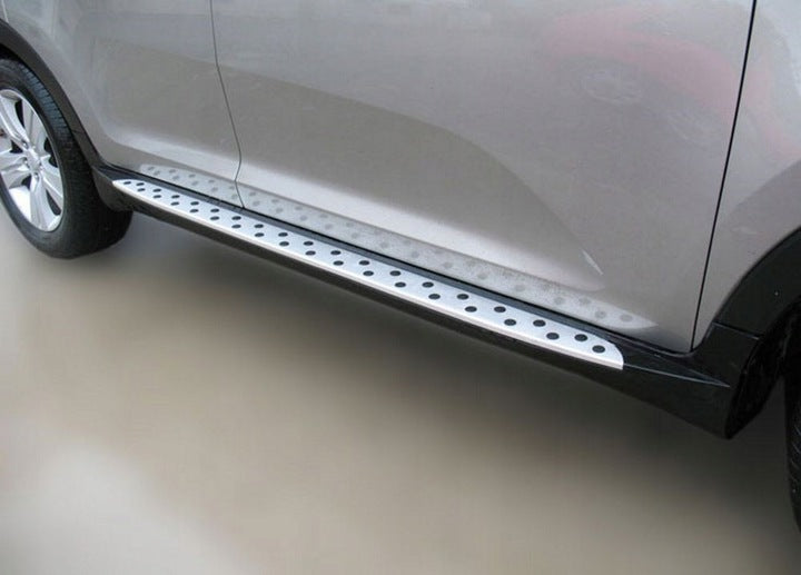 Stigtrinn Scoutt til Kia Sportage III 2010-2015 i aluminium og ABS for enkel montering