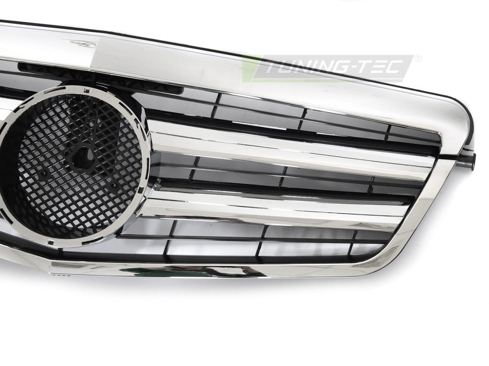 Grill Mercedes E-Klasse W212/S212 09-13 sett fra siden, struktur synlig.