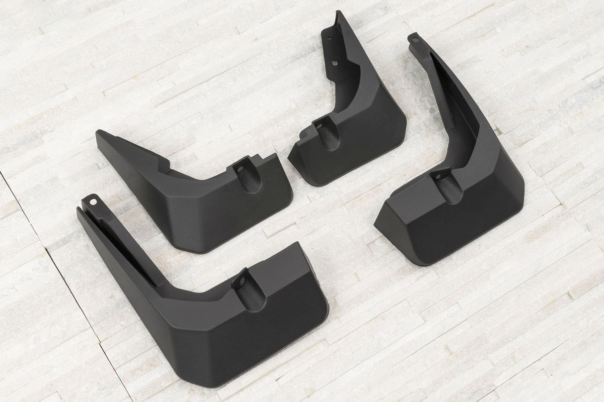 Ven-Tuning skvettlapp til Ford Focus IV Hatchback – svart ABS