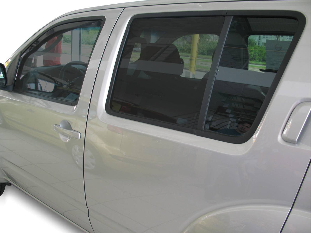 Vindavviser Nissan Pathfinder III (R51) (2004-2014) – PMMA Plexi - nærbilde