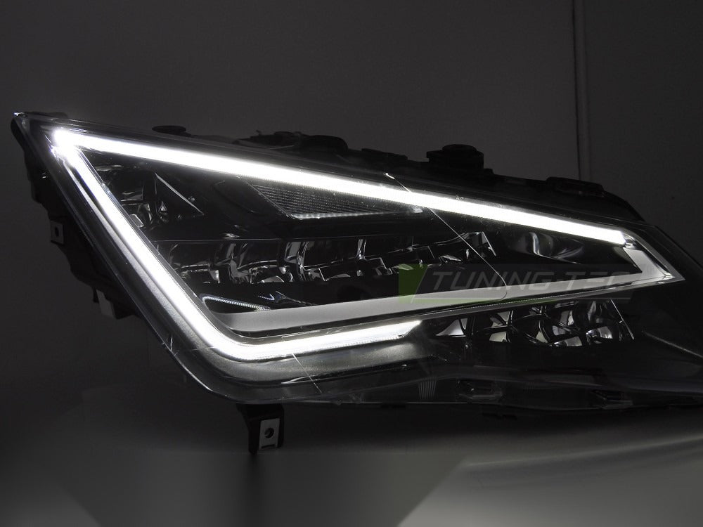 Nærbilde av LED-kjørelys (DRL) på frontlykt til Seat Leon III 5F 12-16
