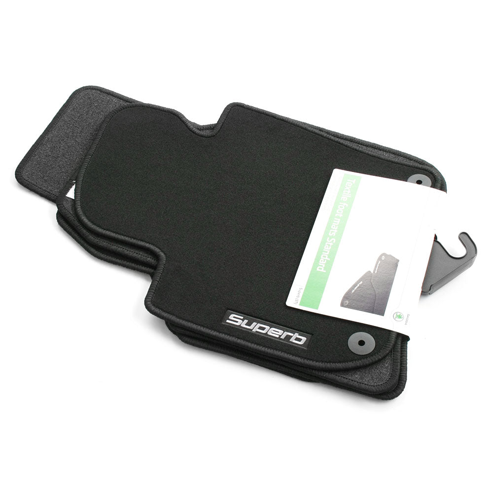 VAG OEM stoffmatter til Skoda Superb II – satin svart farge