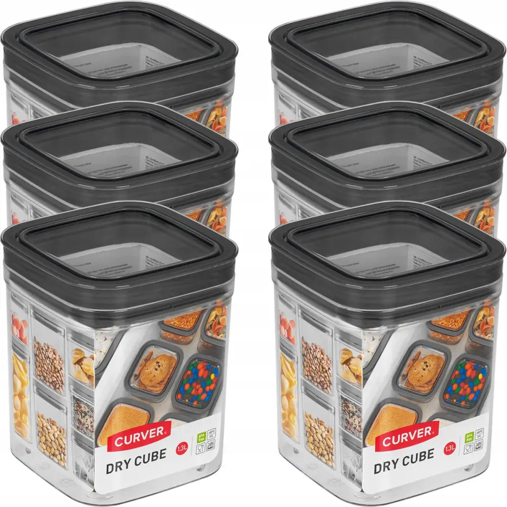 Sett med seks gjennomsiktige firkantede tørrvarebokser, sorte lokk, etiketter med matmotiv, 1,3 liter.