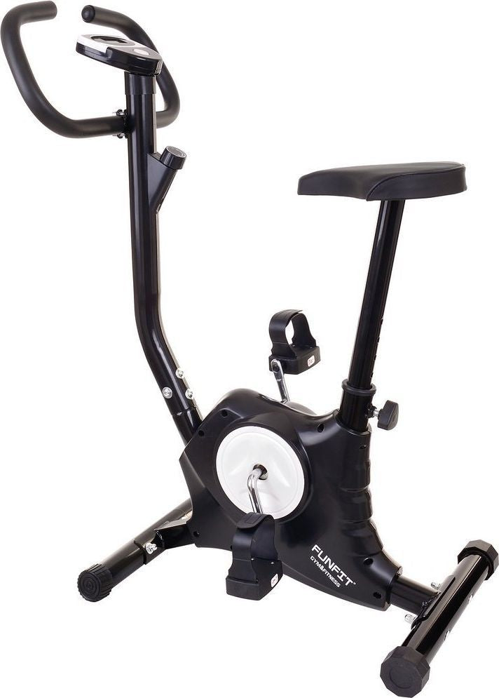 Treningssykkel med sort ramme, regulerbart sete og styre, fotpedaler med stropper og LCD-skjerm på styret.