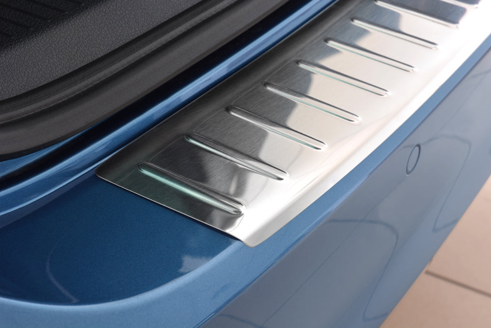 Avisa bakfangerbeskytter til Vw Golf VII Alltrack / Silver Edition – sølv børstet