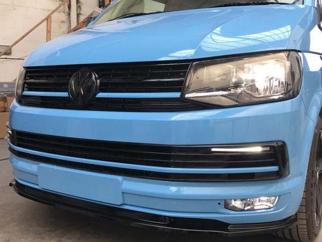 Emblem Vw T5 / VW Crafter I Facelift 2011 - 2016 Grill Black Edition - sett bakfra