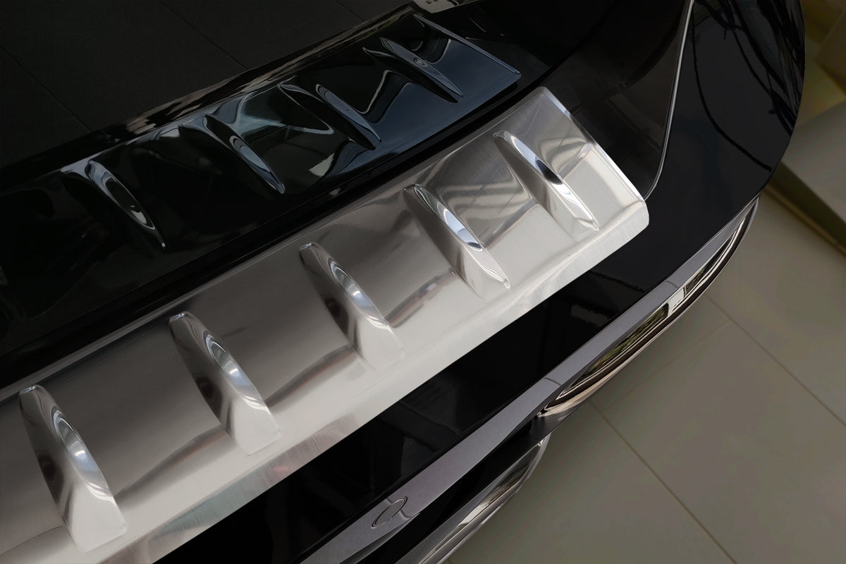 Bakfangerbeskytter Bmw 7 (G70) M Pakke / Silver (2022-) – Rustfritt stål - sett bakfra