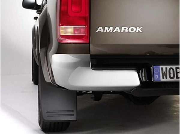 VAG OEM skvettlapp til Vw Amarok I / Black - sett 2 stk. – svart ABS-plast