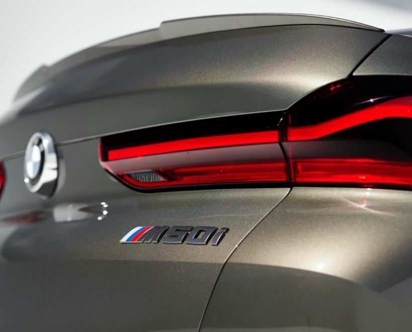 Emblem Bmw Black Editon M50i | Bmw Ag - sett forfra