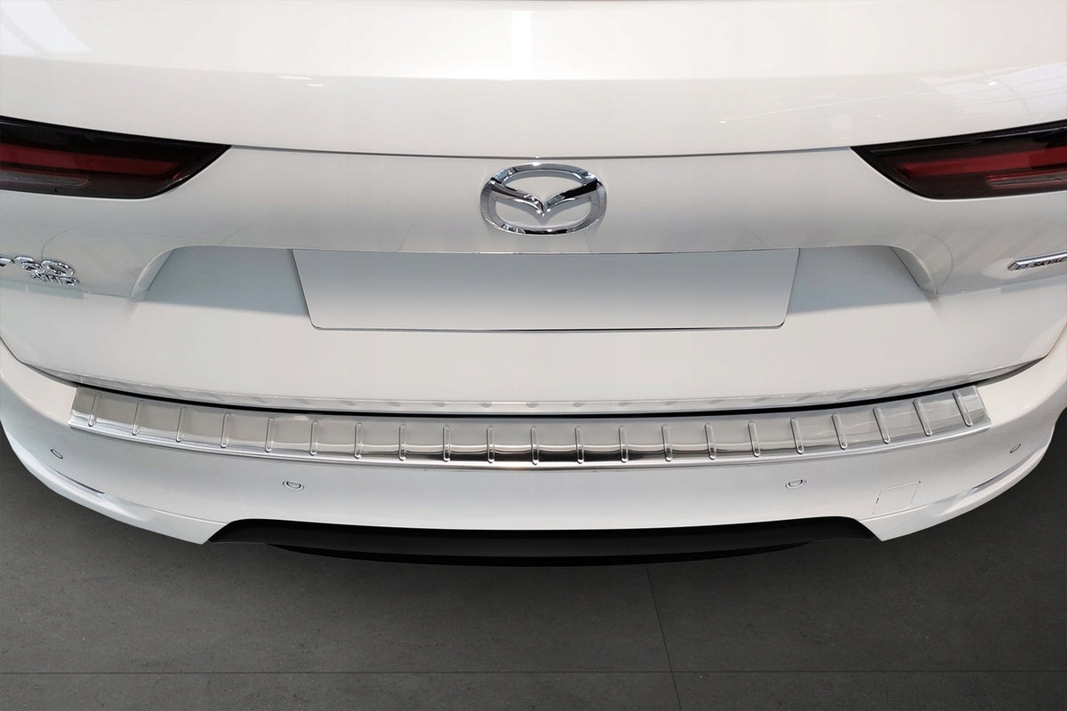 Avisa bakfangerbeskytter til Mazda CX-60 – sølv børstet rustfritt stål