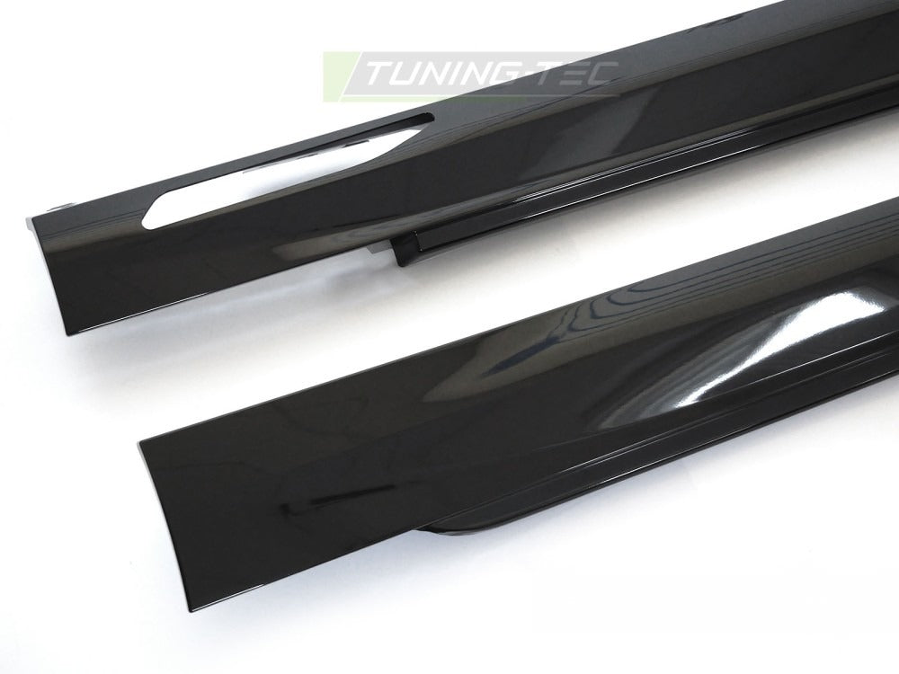Detaljbilde av sideskjørt til Bmw G60/G61 23- med sport linjer og diffusor-detaljer.
