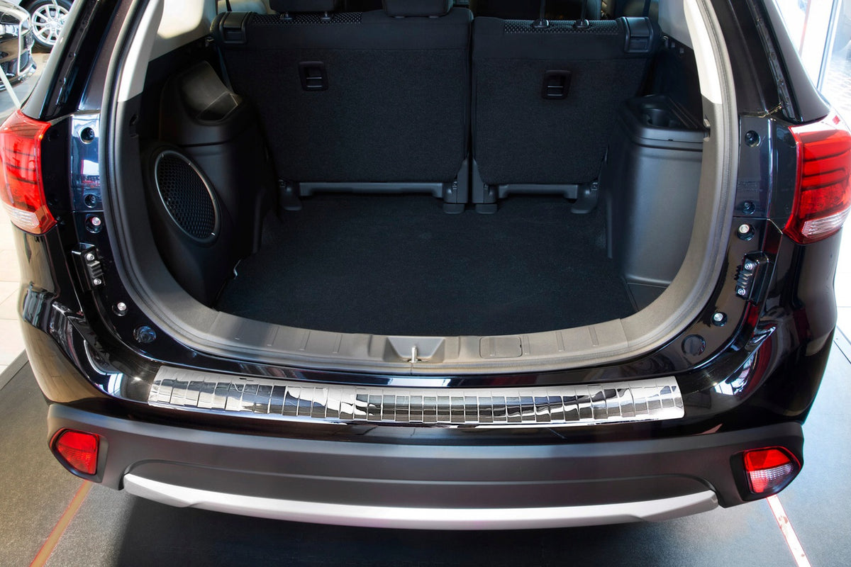 Avisa bakfangerbeskytter til Mitsubishi Outlander III Facelift – enkel 3M-montering