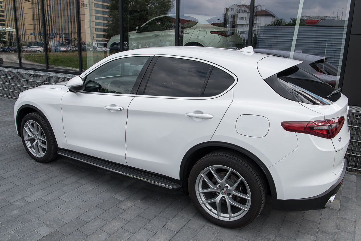 Stigtrinn fra Ventshield til Alfa Romeo Stelvio 2016-2025 i aluminium og ABS, enkel montering uten boring
