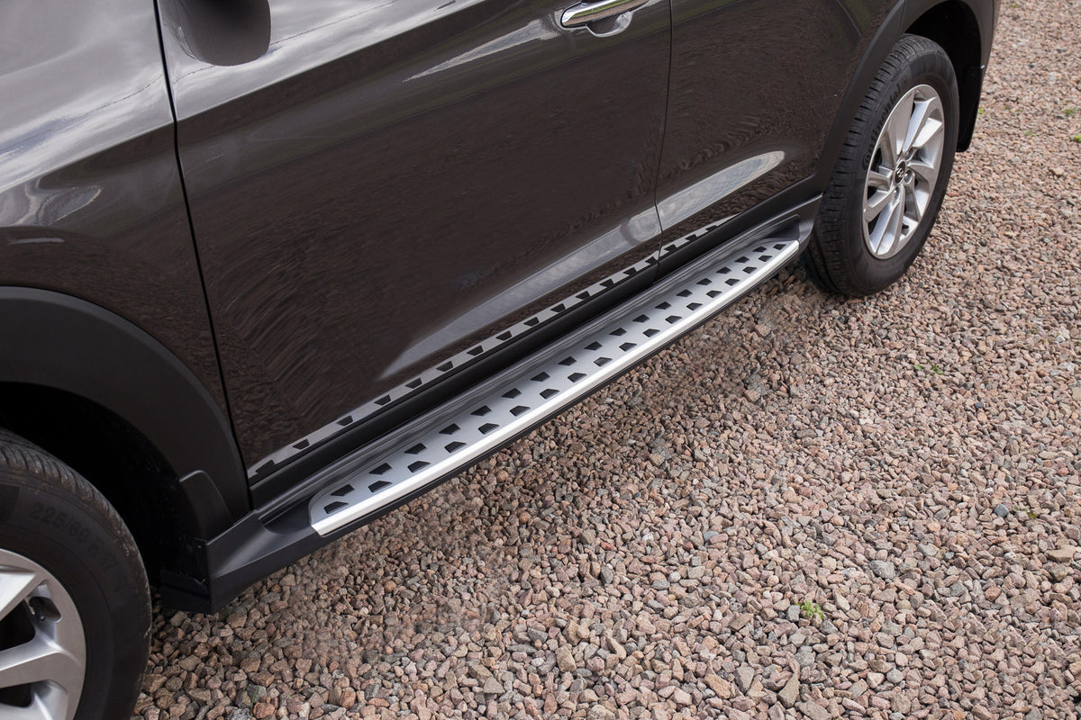 Stigtrinn Hyundai Tucson Ventshield (2015-2020) - sett forfra